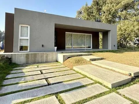 VENTA DE CASA 3 AMBIENTES EN LARES DE CANNING