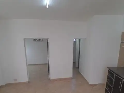 Casa 2 ambientes con 1 baño
