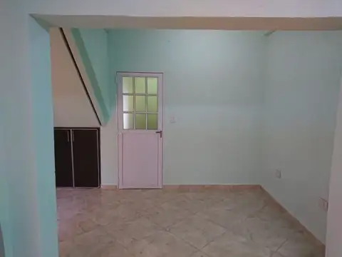 Casa 2 ambientes con 1 baño