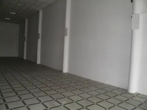 PROVINCIAS UNIDAS 2481 GRAN LOCAL EN EXCELENTE ESTADO