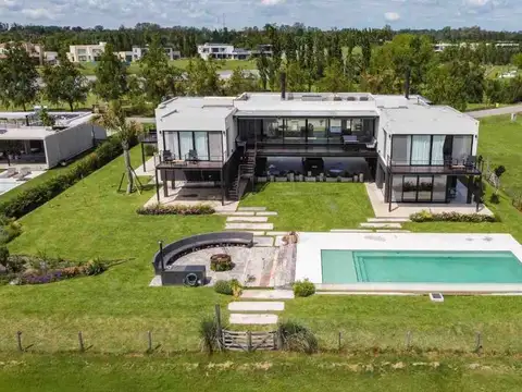 VENTA CASA 7 AMBIENTES - A LA LAGUNA EN CARDALES