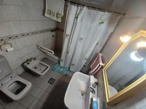 Casa 3 ambientes con 2 baños
