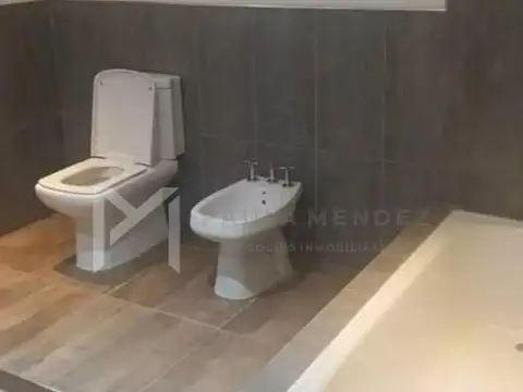Casa 6 ambientes con 3 baños