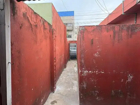 Depto Tipo Casa en Alquiler en Lomas del Mirador, $ 350.000
