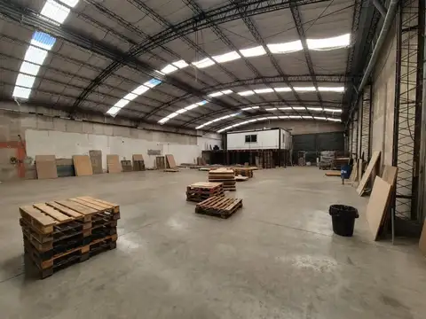 Galpón en venta en Moron 690 metros