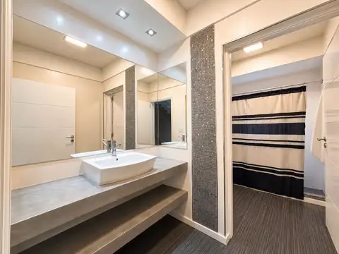 Casa 7 ambientes con 3 baños