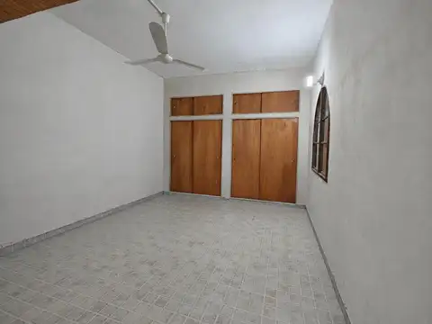 Casa en Venta con 4 cocheras