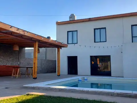 CASA EN VENTA GRANADERO BAIGORRIA