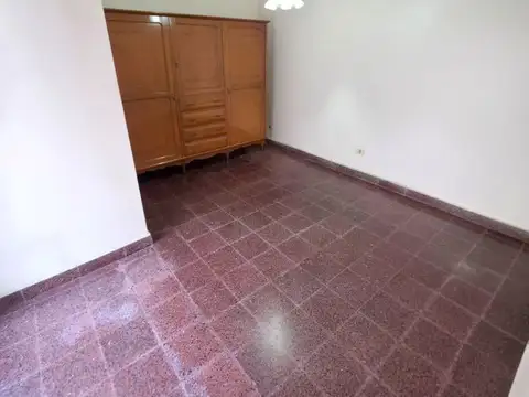 Depto Tipo Casa en Venta 50 años