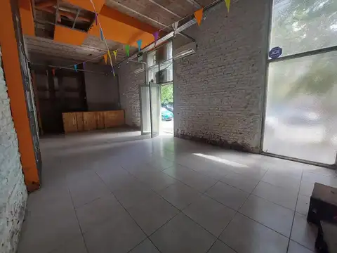 LOCAL DOBLE ALTURA SIN EXP ALQUILADO BUENA RENTA (+cuotas)