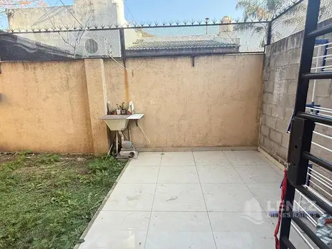 Depto Tipo Casa en Venta de 2 ambientes