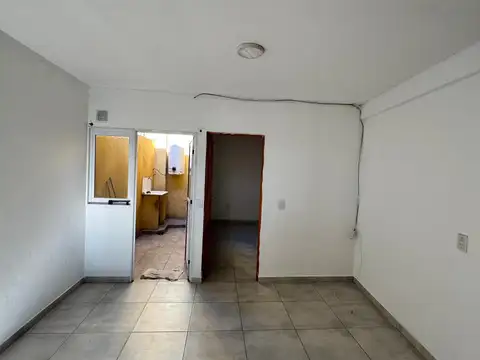 Departamento de dos ambinetes en alquiler en Villa Luzuriaga