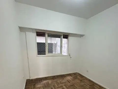 3 AMBIENTES 65 M2. DEP/ SERV  BALCON 4.3 x 1.1. COC 4.6 X1.8