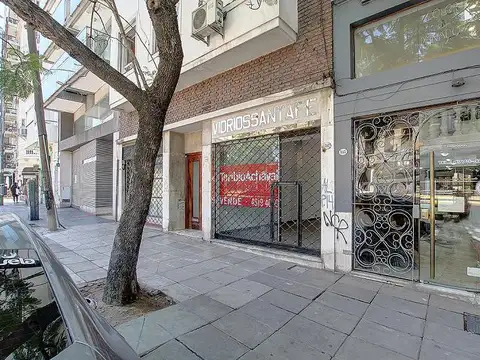 Este encantador local comercial de 35 metros cuadrados en Santa Fe 5187 te ofrece la oportunidad pe