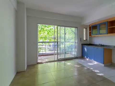 Avenida Comodoro Martín Rivadavia 1600