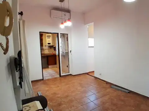 Departamento de 3 ambientes en VENTA (1er piso por escalera)