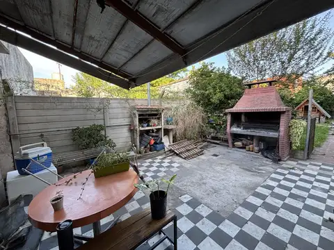 Casa 2 dormitorios con garaje y parque! Muy buena ubicación!
