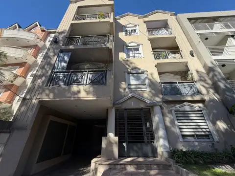 VENTA ADROGUE MONOAMBIENTE CON PATIO