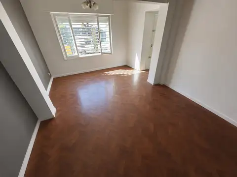 Depto Tipo Casa en Alquiler de 4 ambientes