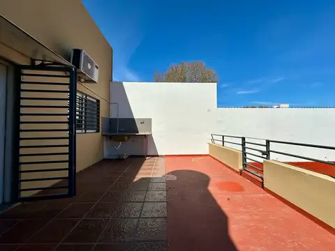Depto Tipo Casa 4 ambientes con 1 baño