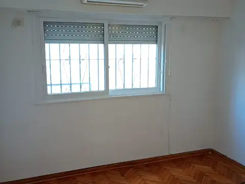 DEPARTAMENTO DE 3 AMBIENTES   MUY LUMINOSO   MUY BUENA UBICACION  MUY BUEN ESTADO 