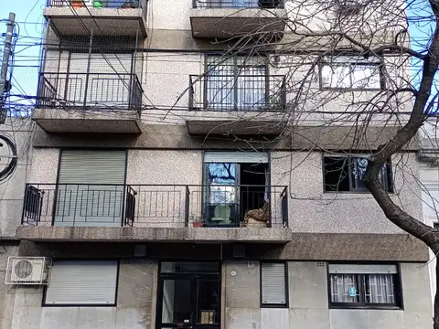 DEPARTAMENTO DE 3 AMBIENTES   MUY LUMINOSO   MUY BUENA UBICACION  MUY BUEN ESTADO 