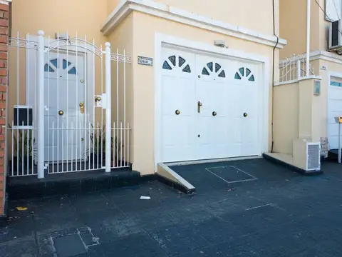 VENTA PH CON COCHERA-PATIO Y PARRILLA EN QUILMES