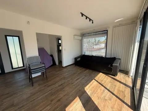 Oficina en venta en Villa Elisa