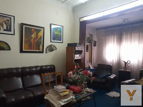 Casa 5 ambientes con 2 baños