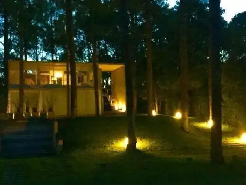 Casa en Alquiler Temporal con 2 cocheras