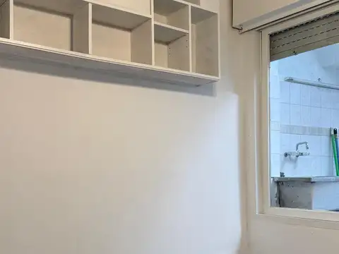 White 800