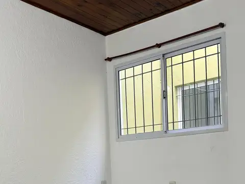 Depto Tipo Casa 4 ambientes con 1 baño
