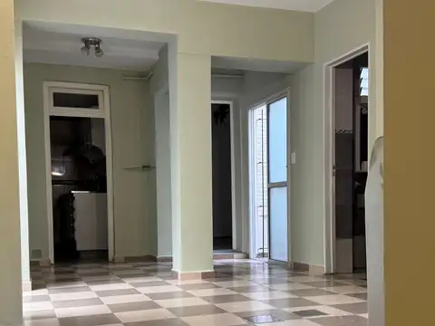 Depto Tipo Casa en Alquiler de 4 ambientes