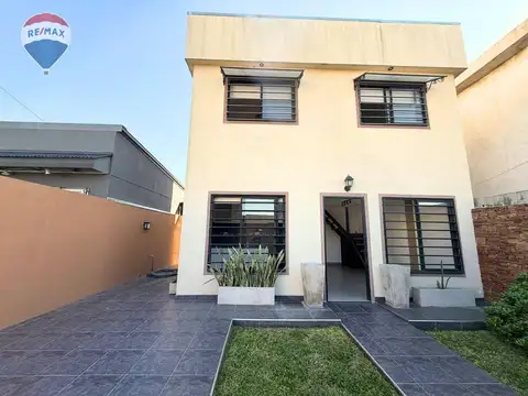 Venta Casa 3 ambientes Garage y Parque en Pilar