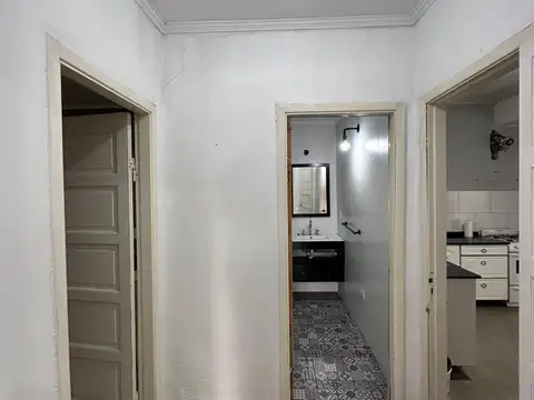 CHALET DE 4 AMBIENTES CON PARQUE Y COCHERA – A 300 M DE LA ESTACIÓN