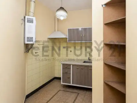 Casa 5 ambientes con 1 baño