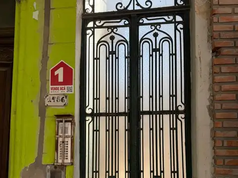 Pueyrredon 1456 "Casa de pasillo a reciclar"
