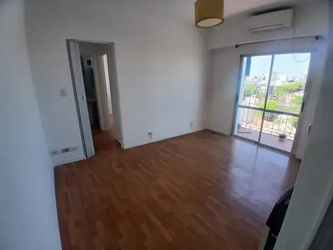 J. L. Cabezón 2300, Piso 8