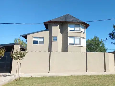 JORGE NEWBERY AL 2200 - VENTA CASA 3 DORMITORIOS EN FUNES