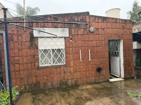 Depto Tipo Casa en Venta 50 años