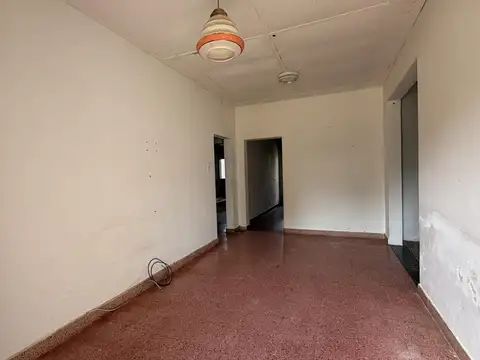 Casa 4 ambientes con 1 baño