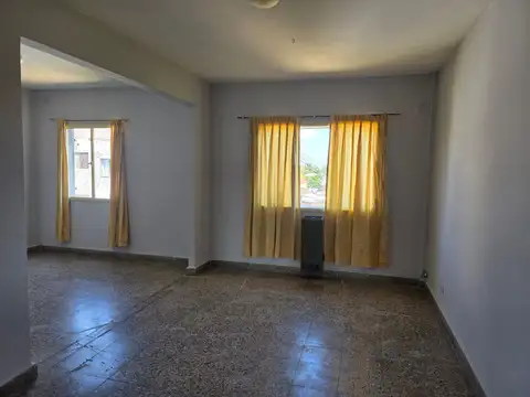 DEPARTAMENTO EN ALQUILER BERNAL OESTE 3 AMBIENTES 