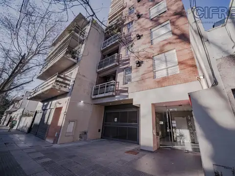 Impecable departamento de 2 ambientes con balcón y cochera en Villa Devoto.