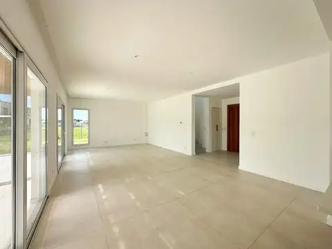 Casa en Alquiler en Tristán Suárez, USD 1.800