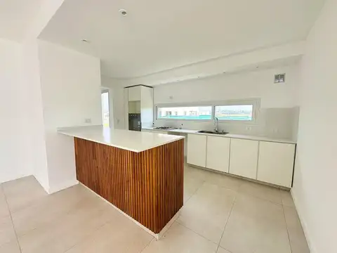 Casa de 5 ambientes en alquiler en barrio cerrado San Simón, Canning Village. Ezeiza.