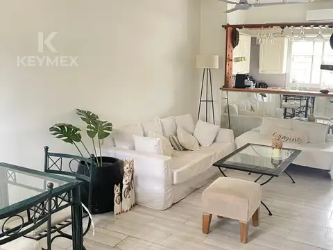 Las Glicinas al 1400