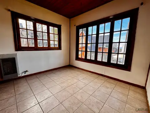 Casa de 3 dormitorios sobre calle Quilmes