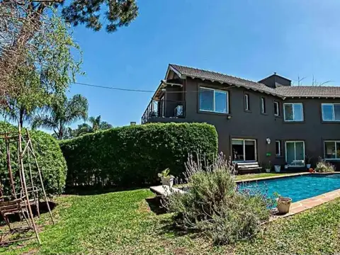 CASA 5 AMBIENTES CON PISCINA EN COUNTRY LAS LAJAS