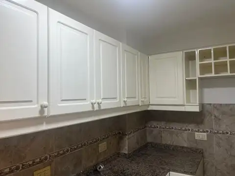 Avenida Rivadavia 5100, Piso 1