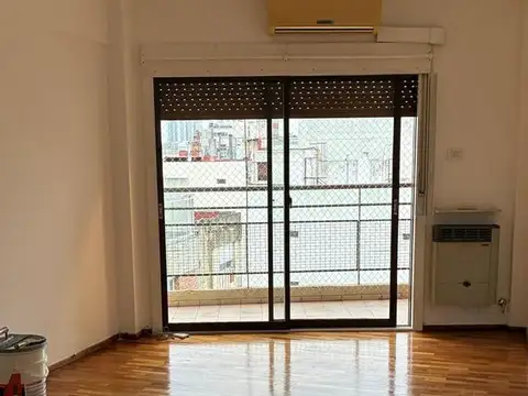 Dr. Ricardo Balbín al 2500